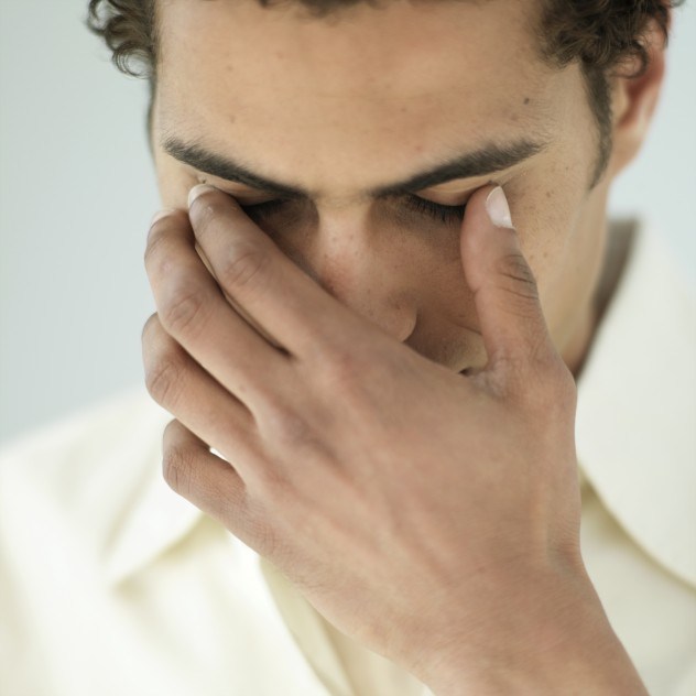 Болит голова когда поворачиваю глаза