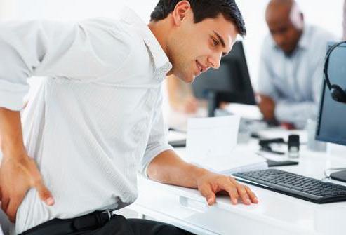 от чего болит спина