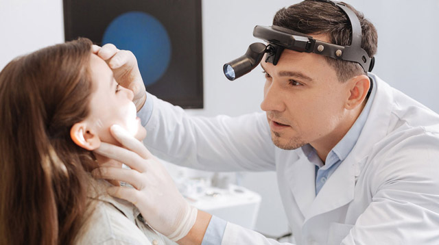 Сопли с кровью и болит голова