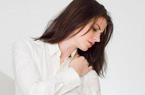 Болит в стороне сердца со спины