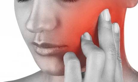 Если болит голова и немеет челюсть